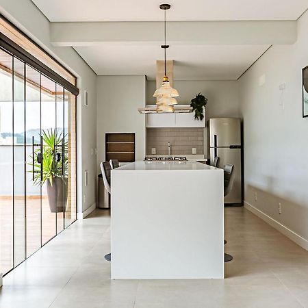 Studio com estacionamento, próximo à Lagoa da Conceição - Trindade Florianópolis Extérieur photo